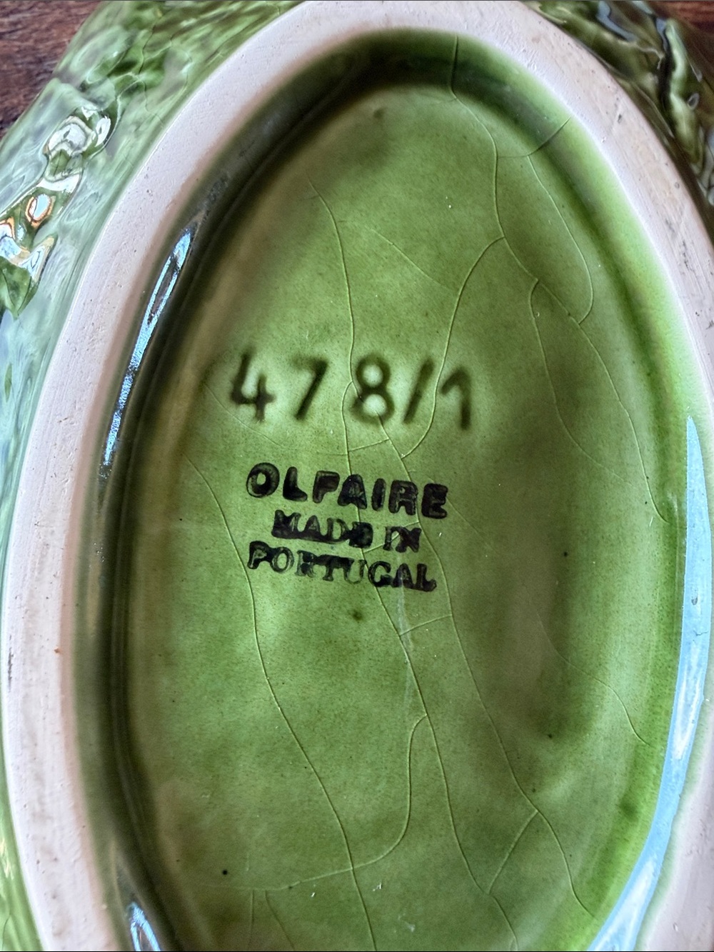 Olfaire Portugal Majolica Radish Leaf Small Serving Dish | Model 478/1 - Picture 3 of 7